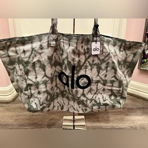 Alo Yoga Bag- New with Tag